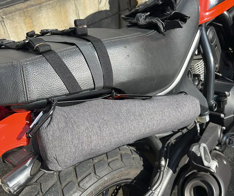 バイクに固定した三脚